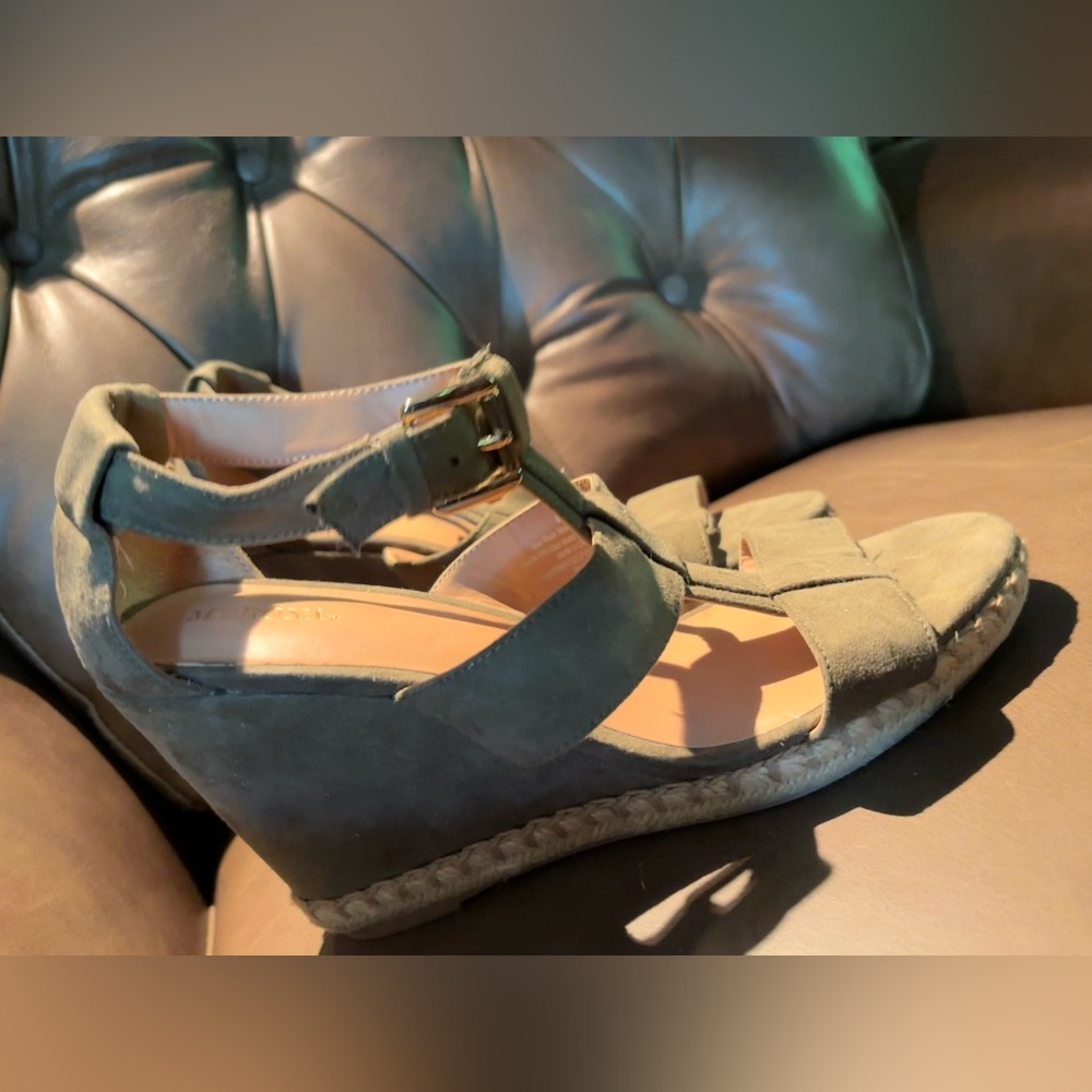 Merona Olive Suede T-Strap Ankle Buckle Sandals